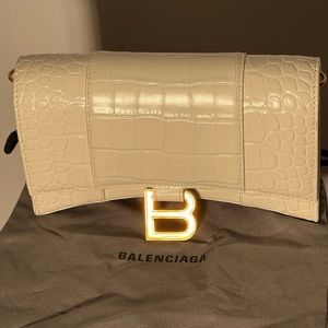 BALENCIAGA HOURGLASS WALLET ON CHAIN CROCODILE EMBOSSED IN WHITE